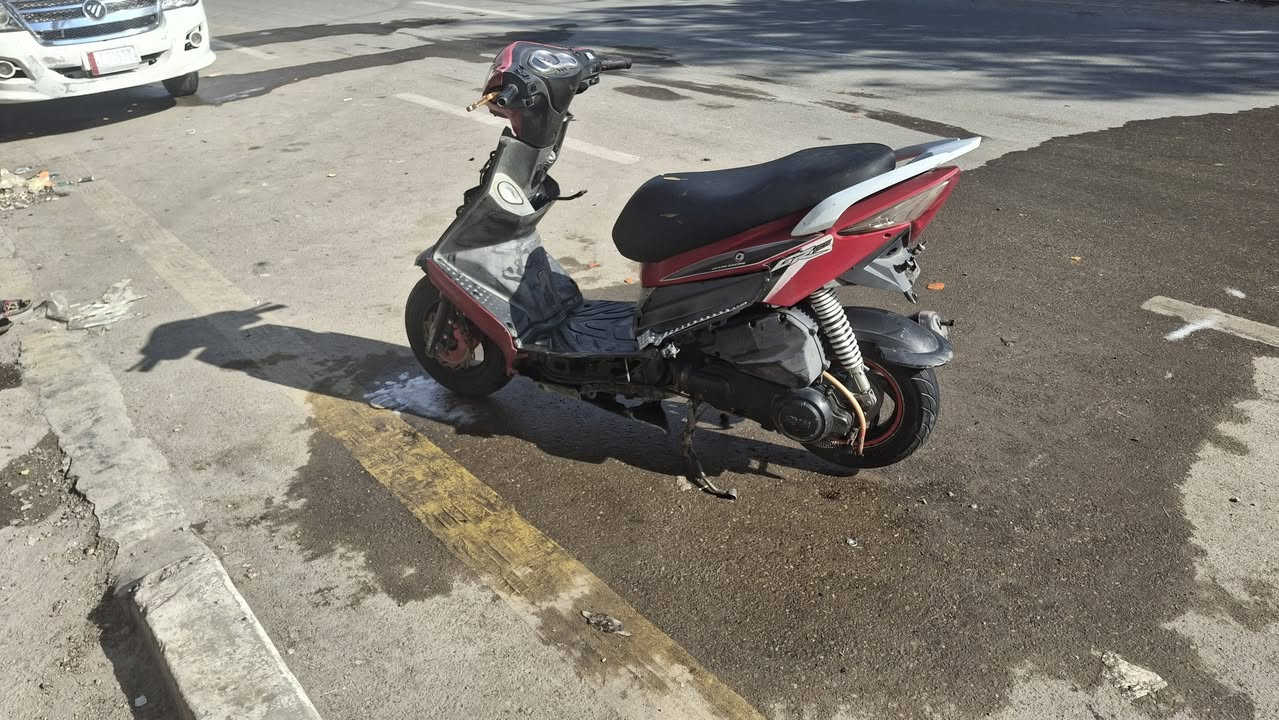 السلام عليكم دراجه كامكو للبيع سيام للبيع سعر 200 وبيها مجال شيء قليل وكان بغداديخيط بخار ماكينه ناعمه وهذا رقم تلفوني ***********
