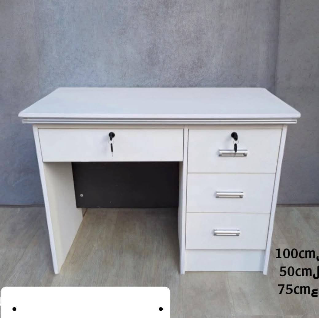 سلام عليكم غراض ملابس للبيع مستعمله مده قليله بسعر مناسب 
مكان بابل سده الهنديه
تواصل ***********
