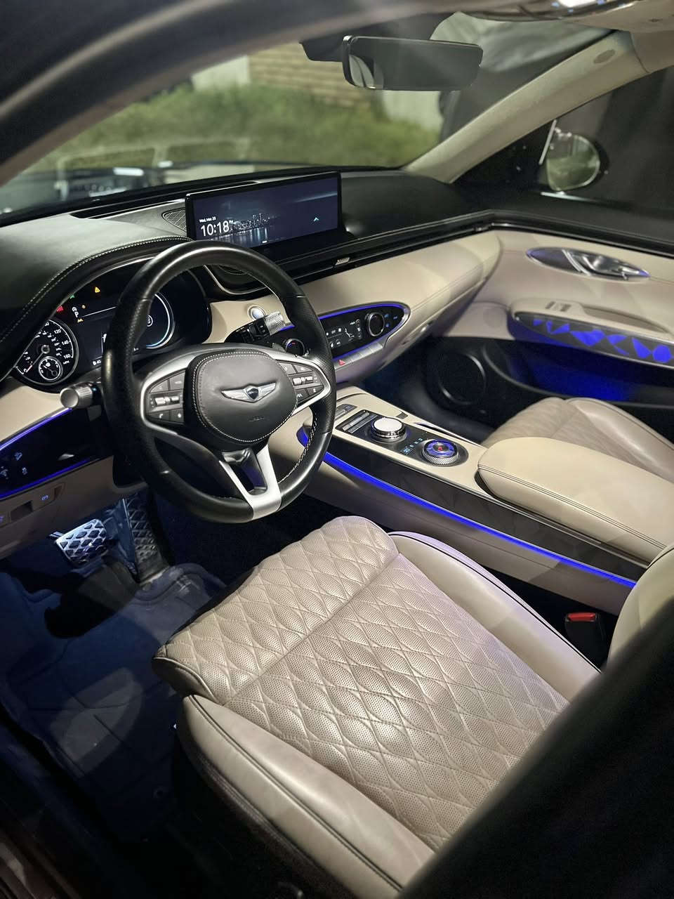 سلام عليكم
الوحش الكوري🔥
 برستيج Genesis/Gv70
موديل السيارة/2023
الممشى/ 33 الف 
رقم بغداد باسمي شخصيا 

السعر 320 ورقة 

للاتصال ***********

حادث بنيد مبدل فقط 
بدون شواصي بدون لغود شرط الفحص 

المحرك/ V6. 3.5 twin turbo 
دفع رباعي 4WD
نظافة السيارة 99‎%‎
كراسي مساج
تدفئه تبريد
تدفئه ستيرن
ماوس
وضعيات قيادة +snow/eco/sport/sport
بانوراما
كير ماوس
اناره دشبول LED
تحكم ستيرن جهتين
قطعتين تبريد
صندوك كهرباء
سستم صوت
كراسي كهرباء خزن ميموري
Auto hold
5 كاميرات
منافذ usb
 شاشه كبيره car play
شفتات ستيرن
نظام منحدرات
LED نهاري
اطفاء تلقائي عند الوقوف
هاند بريك بصمه
حساسات اماميه
حساسات خلفيه
حساسات جانبيه
اشاير بالمري
قيادة تلقائيه
وقوف تلقائي
رادار بالمري 
رادار امامي
رادار خلفي
وبعد بيها مواصفات هواااايييي

السياره فول مواصفات 1/1
