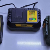 شاحن • بطاريتين ٥٠ أمبير • توصيل