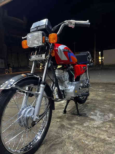 سلام عليكم شباب دراجه لبيع تعمير بدون أوراق دراجه حلوه ومرتبه تعمير كل اصلي مكاني عماره ابو رمانه سعر ٩٠٠ ولشراي يتصل ***********
