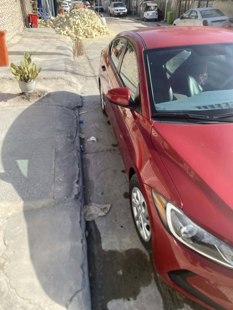 سلام عليكم سياره النتره موديل ٢٠١٧ سياره ماشيه ٦٣ الف حادثه بابين عكس السايق سعر ١٢٨ رقم بغداد الشعب ورقم  الهاتف ***********
