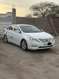 سوناتا خليجي 2011 فول مراصفات ١/١  سيارة كفالة من الضربة وبيها رشات صب...