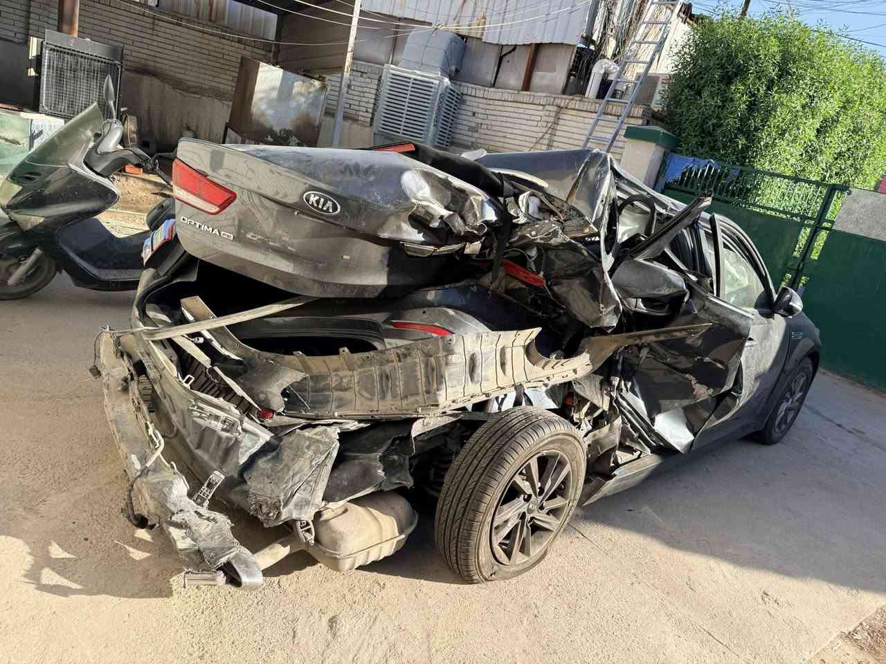السلام عليكم
للبيع كيا اوبتيما موديل 2020 FE
صار عندي حادث بيها ابيع على هل وضع 
الضرر كما موضح بالصوره الشاصي من جوه مامتاثر 
ماشيه 90 الف ميل 
ضرر من امريكا جاملغ الايسر معدل نفسه 
السياره مابيها اي عطل شغاله كير ومحرك سليم 
السعر 55 ورقه وبيها مجال 
للاستفسار ***********
