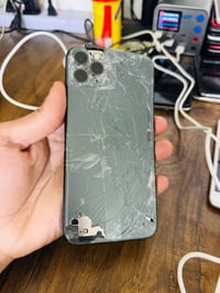 السلام علیکم آيفون 11 برو ماكس للبيع نقص شاشه وبورد توصيل موجود 077390...