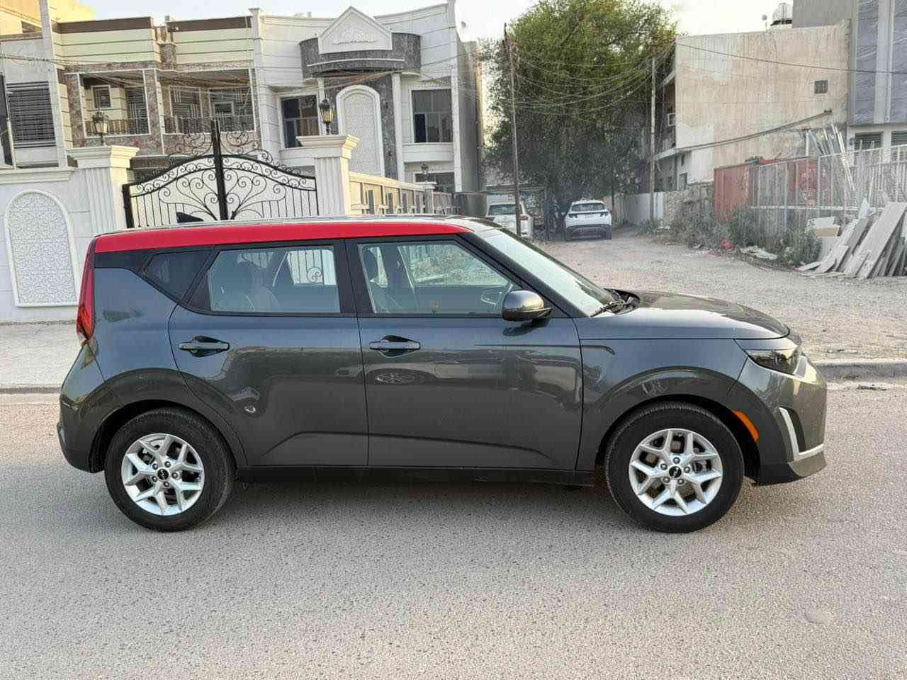 كيا صول موديل 2023 
لون فيلي دخول جديد
رقم اربيل جديد تحويل وكالة حاضر 
 محرك 2000 دوش 
كير at
موصفات 
 نضام سبورت رادارات امامي خلفي
 كامره دوره شاشه موصفات حلوه 
حادثه كما موضح بل  الصور 
جاملغ امامي ايمن وجاملغ خلفي ايسر وشبر بل بنيد 
للتواصل ***********
السعر 148$$$ بغداد, العراق
