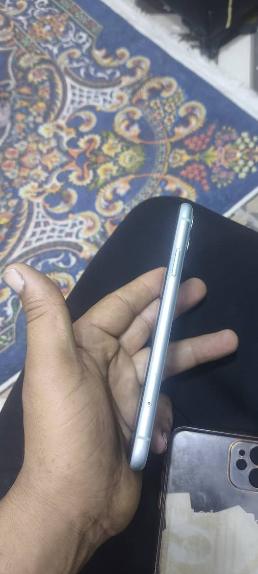 السلام عليكم ايفون 11 ذاكره 128 
جهاز مكفول من كل خلل أو عطل 
سعره 190 وبي مجال تأخذه من باب البيت
*********** موجود وتساب أو اتصال
