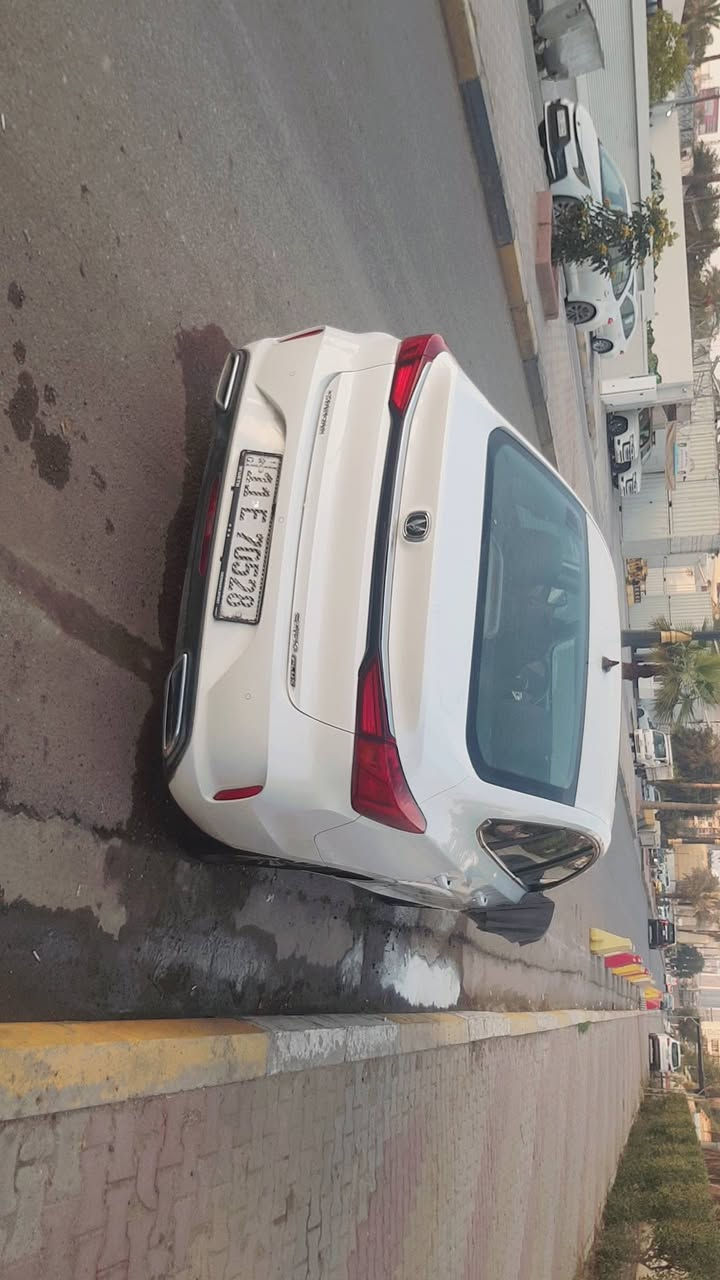 السلام عليكم شانجان ايدو بلاس ٢٠٢١ سنويه باسمي حره بيها ضربه بالجاملغ الخلفي مصلح نفسه صبغ باب وجاملغ والكير بي عته السعر ١٠٥ وبيها مجال مكان التاجي ***********
