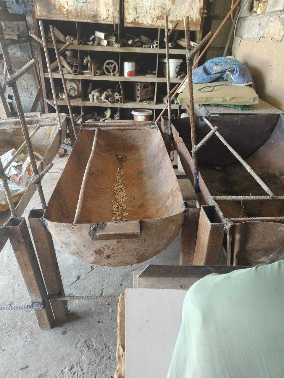 منقله للبيع تراهم مال سمج مال دجاج كاملة 

***********
قاسم الحداد 
العنوان بلد قرب جملون حي فارس
