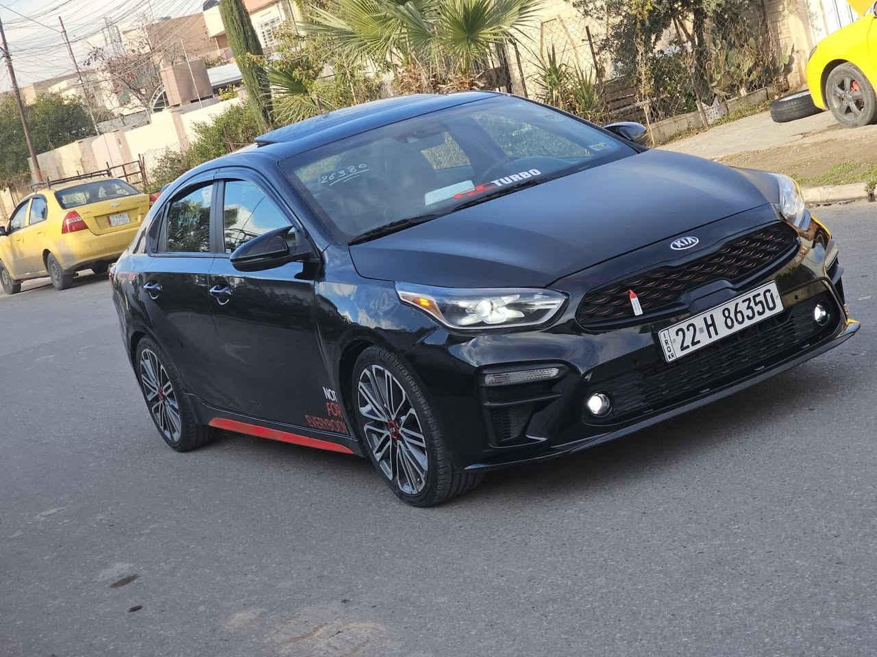 للبيع 
سعر 127
كيا فورتي موديل 2021  GT
فول موصفات 
🎱🎱كير عادي السياره 🎱🎱
🚫حدثها بوند وجاملغ خلفي بدون دواخل بدون ايربك مرفق السونر وصور الضرر بلمنشور🚫 
مكينة 1600 تيربو ✈️ 
السياره ماشيه 41 الف مايل 
مواصفاتها
بصمة تشغيل
بصمة ابواب مع بصمة صندرق
فتحة سقف سلايد روف  
رادار امامي تحديد المسار قيادة ذاتيه 
نظام التوقف الذاتي عند الاقتراب من مركبة
نظام النقاط العمياء على المرأة الجانبية 
داخل شاموا اسود السقف مع التكم 
حساسات خلفية عند الرجوع 
لدات امامي فراشة زنون 
لايتات زنون شركة 
بروجكترات ابيض زنون
اشاير بل مراية
ويل رياضي حجم 18
دوسات جانبية وامامية اصلي شركة 
كزوزات رياضي بصوت جميل اصلي شركة
كشنات جلد ومخمل مع بصمة GT على الكشن
قطعتين تبريد خلفية وامامية 🤍
شاشة كبيره
شاشة اعطال مع قياس الاطارات وحرارة الدهن
نطام تثبيت السرعة الكروز عند القيادة
ستيرن حرف (D) رياضي
كير عادي ٦ نمر عدا البك 
رقم اربيل الجديد سنويه لغاية 2029 شرط التحويل 
السياره جاهزه ونظيفه 
العنوان موصل حي المحاربين 
للإستفسار الاتصال 
***********
***********
