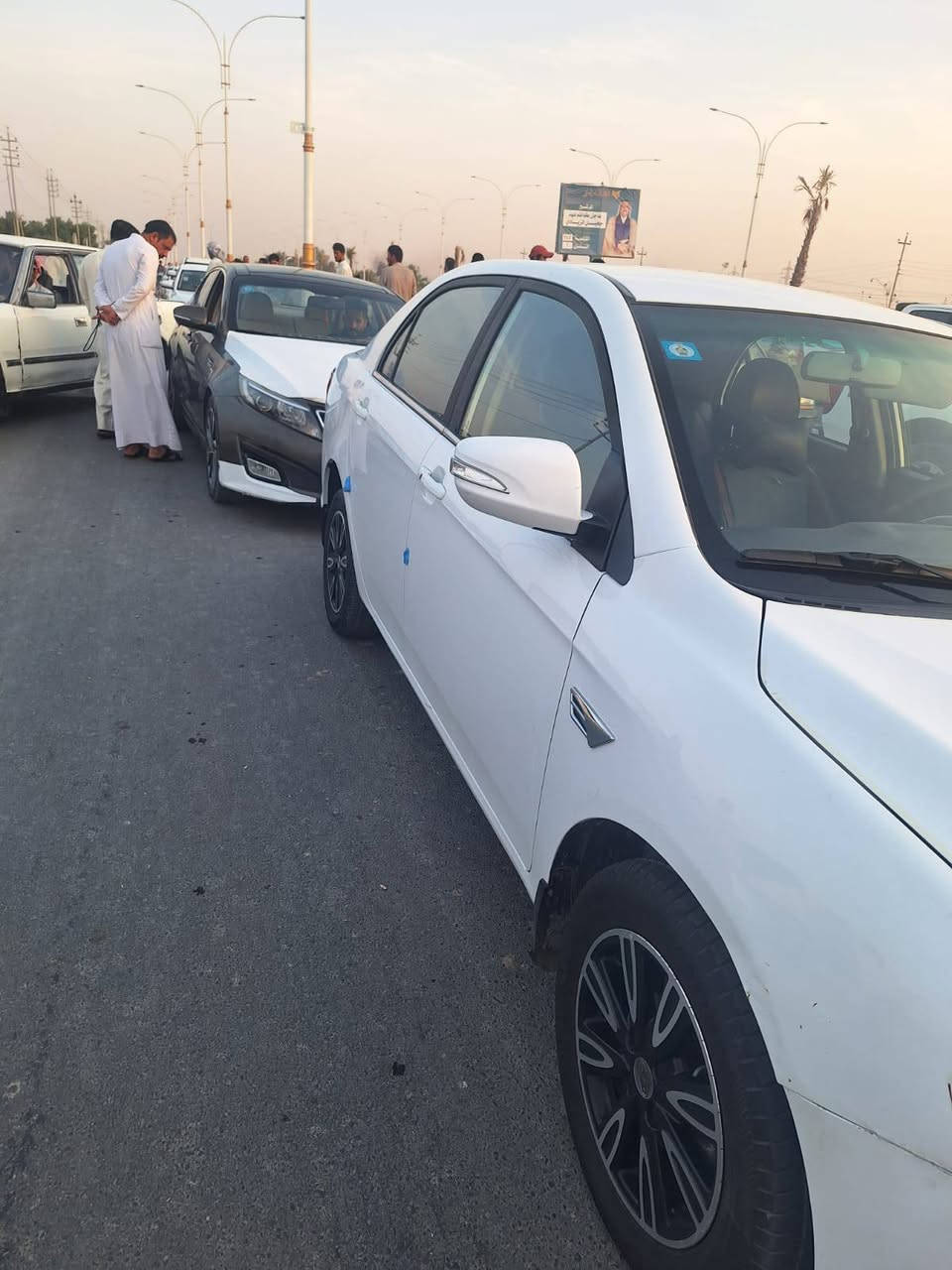 السلام عليكم للبيع او المراوس بي واي دي اف 3 موديل 22 حره باسمي بيها شبر بارد بطرف  البنيد 

السعر 85 
المكان السماوه قضاء الخضر 
***********
