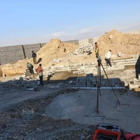 خلفة بناء بلوك • طابوق • عمال بناء