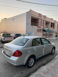 نيسان تیدا • ٢٠٠٩ • جير يدوي