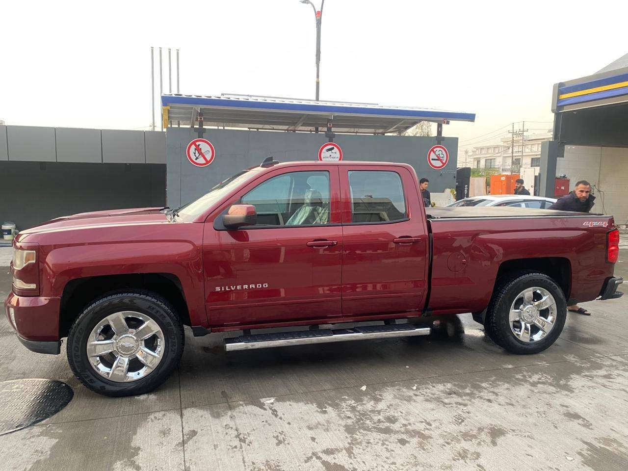 للبيع سلفادور
موديل 2017
موصفات Z71
8 سلندر 5200 
بدون صبغ 
السعر 185  ورقة
للاتصال *********** 
للبيع فقط مابيه اي نقص خير من الله
