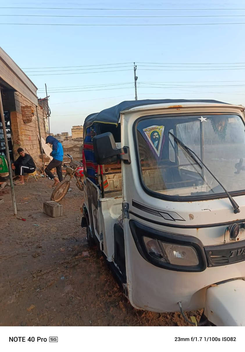 تكتك تي فيس موديال 22وراق مو رقم مجفته مره واحده والبدي بي دحجات قليله المكان كرمت علي ابو صخير ***********فقط. وتساب ونتصال
