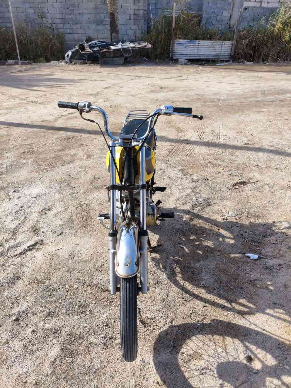 دراجه نامه شلامجه اصلي مكفوله شلعه ومعدل ادوات فقط مبدل ولفات وبستن دراجه مال جناي دراجه شلعتها كلش قويه والمو شراي لا يتصل رجاءاً السعر 400 وبيها مجال بسيط حك الجيه 

رقم وتس اب وشريحه 
مكاني كرمة علي 
***********
