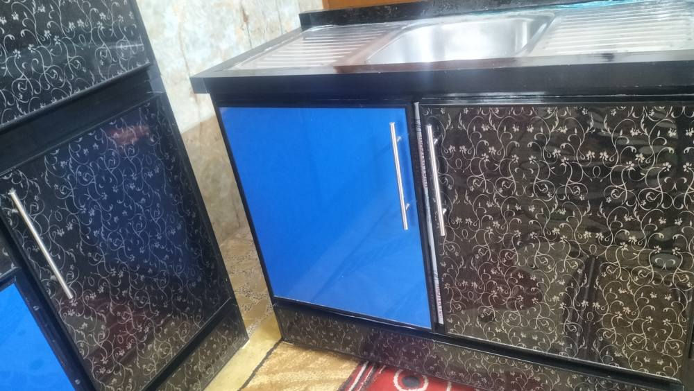 كاونتر 3 قطع مستخدم  قليل نضيف تفصال الألمنيوم مو سوكي لا يوجد اضرر عنوان شعب اكو توصيل *********** بي وتساب
