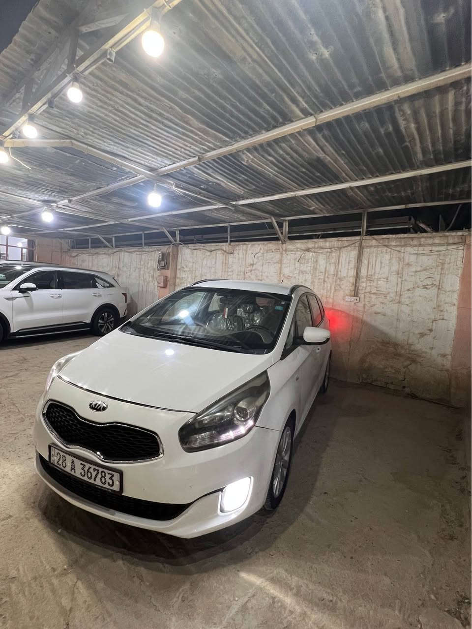 السلام عليكم 
كيا كارنز خليجي مديل 2014 ماشيه 168 وقابله للزياده. سبعه راكب مكينه. 2000 دوش مكفوله من الصبغ والتبديل عدا ملاحضات  واضحه بالصور تخم تاير جديد باتري جديد رقم نجف جديد السياره كلشي ما عايزه السعر 142 مكان السياره نجف استفسار خاص او اتصل *********** النجف, العراق
