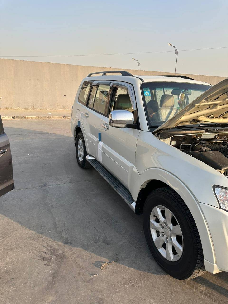 السلام عليكم باجيرو موديل 2010 حبتور مري شفط دمام تحكم ستيرن كشنات جلد وكهربائي مكينه وكير وتبريد ٣قطع خير من الله سيارة بسمي ثاني يوم حولك سعر125وبيه مجال رقم هاتف ***********
