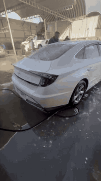 سلام عليكم سوناتا غاز بلادي موديل 21
بيه صبغ جاملغ خلفي (فقط صبغ)
تحكم استيرن
مثبت سرعه
سايد بريد دكمه
شاشه
حساسات خلفيه
مري شفط
السياره خير من الله 
تانكي 80لتر حقيقي
175وبيه مجال
***********
