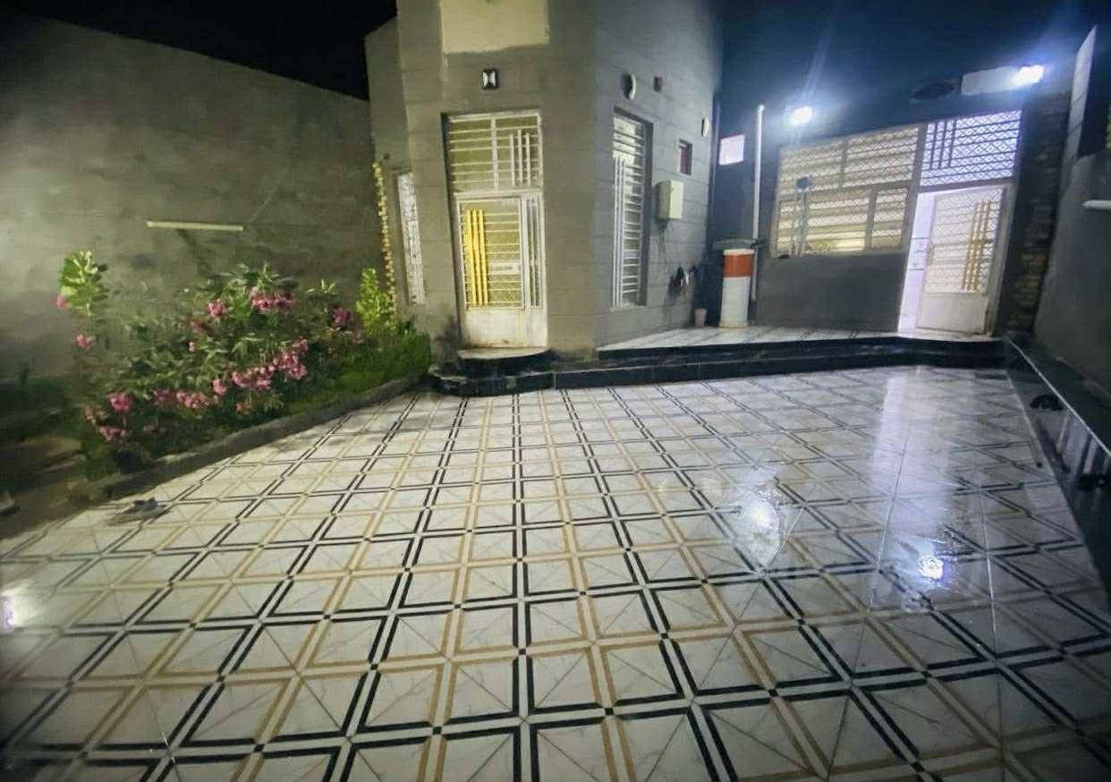 اللهم صلِّ على محمد وآل محمد
المساحة/260م
الواجه/10م
نوع العقار/طابوصرف
مميزات العقار/عكاده_طابق واحد_سنة البناء(2023)
مكونات البيت: 
غرفتين
صالة
استقبال
كراج سيارة
منور
صحيات
سطح
العنوان/الديوانية_حي النهضة_مقابل شقق الاسكان
السعر/155 مع المجال
مراسلة الصفحة او الاتصال لطفا ***********
