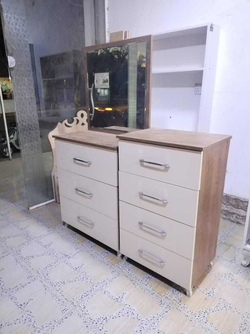 متوفر اثاث مستعمل و جديد البيع
الشراي يتصل على رقم ***********
العنوان حي الواسطي كركوك, العراق
