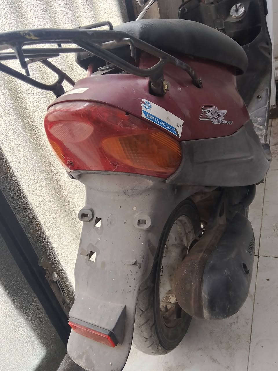 السلام عليكم للبيع بيجي 9 ازروف 60 دراجة مكفولة كفالة عامة مال رمبة صارلهة 5 اشهر  نازلة دراجة اي نقص مابيهة مكينة ممفتوحة كهربائيات شغالة سلف وهندر اشاير لايتات عداد بانزين عداد سرعة هورن قفل جنطة دبلات امامي خلفي دراجة اخت الرمبة شلعة ومعدل السعر 275 مكاني بغداد دورة شراي اتصل على رقم بي واتس اب ***********
