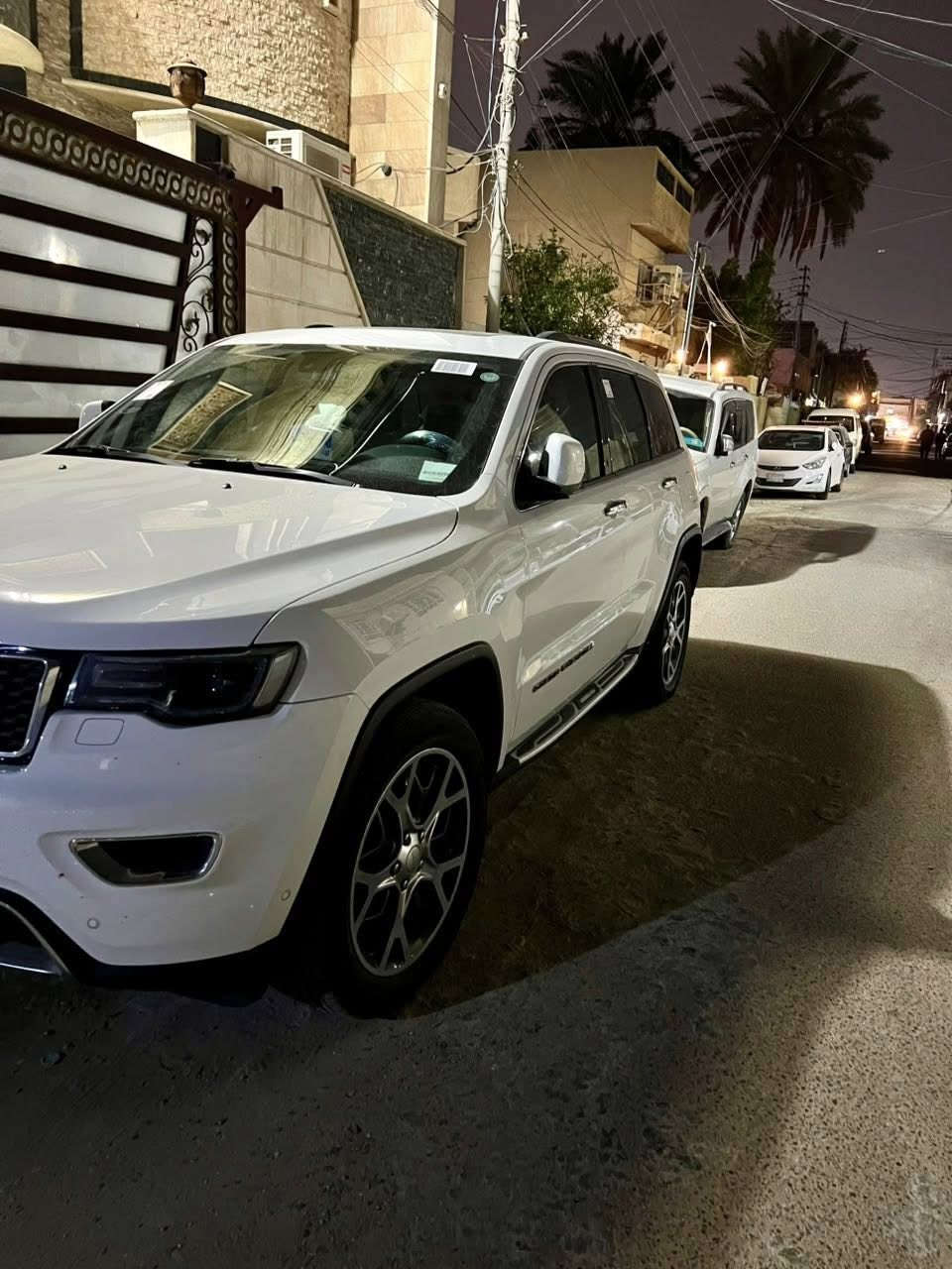 جيب كراند شيروكي لمتد موديل20 كفالة عامةمن الحوادث ومابيها اي قطرة صبغ  ماشية 110km  رقم اربيل (مميز) بيها هوية تضليل مواصفات كاملة   (6 سلندر)
سعر320 ورقة وبيها مجال بسيط
الرقم للتواصل واتساب ***********
