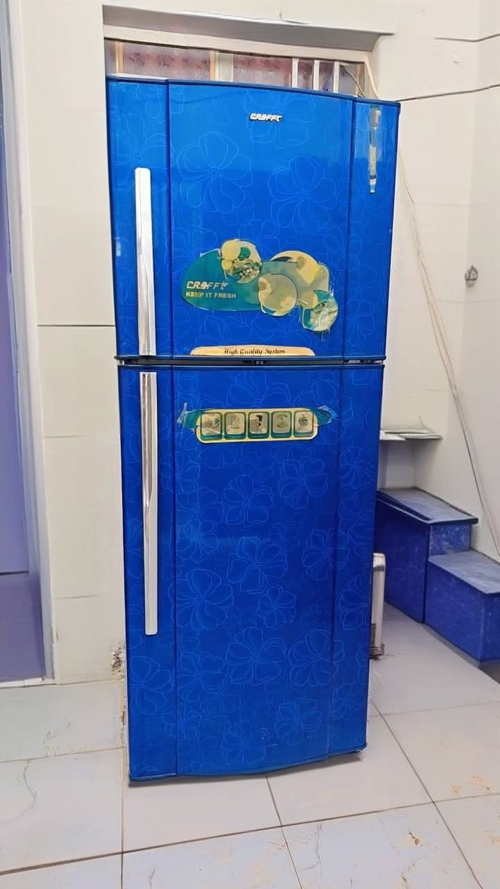 ثلاجه كرافت حجم ٢٨قدم حجم كبير جدا مال عائله تشتغل ونضيفه كلش ع فحص للإستفسار واتس أو اتصال
***********
