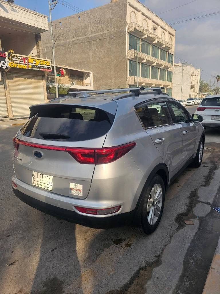 اخوان بيع او مراوس كياسبورتج وارد امريكي ٢٠١٩ بدون حادث حرة مكينتها ٢٤٠٠ ٤سلندر ماشية ٦٦الف كلم مال جناي واريد ابيعها ١٦٠$ او مراوس كياسبورتج وارد من ٢٠٣٢ فماةفوق او سانتافي بنفس الموديل  الي يرغب تعال على الخاص او مبايل *********** عمارة, ميسان
