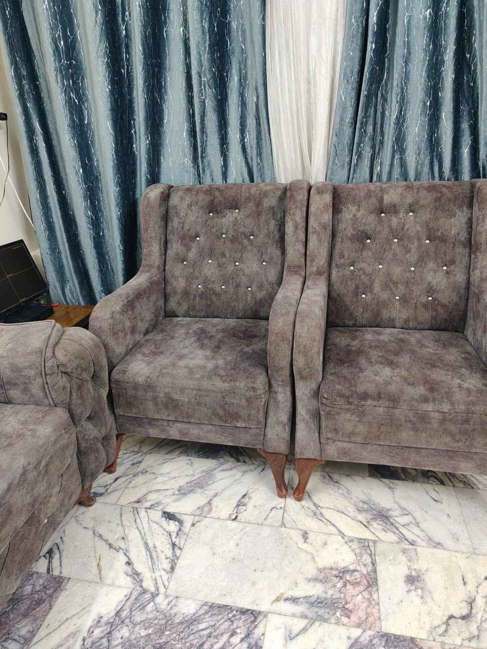 السلام عليكم تخم نضيف للبيع واتساب *********** عنواني بغداد الراشديه
