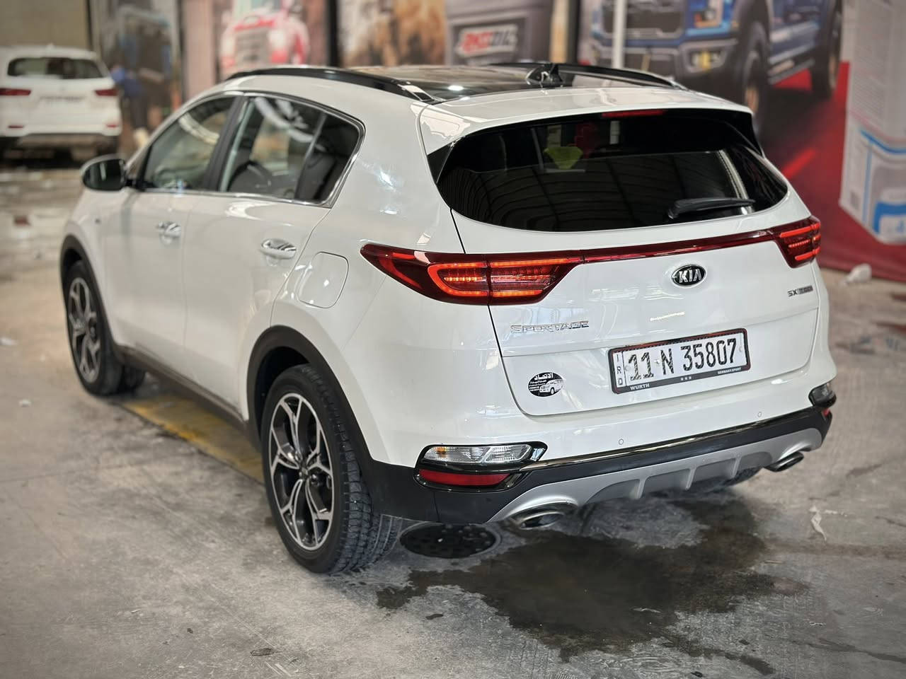 السلام عليكم ..تحية طيبة
Kia sportage 2022 SX
2000 Turbo gdi
فول مواصفات
فتحة بانوراما
كشنات تدفئة+تبريد
مري شفط
ستيرن تدفئة
جنطة كهرباء
رادارات جانبية 
رادار امامي
كامرة خلفية
وبقية المواصفات..
السيارة ماشية 45700ml
حرة رقم بغداد 

حادث السيارة/تبديل جاملغ امامي
+صبغ نص بنيد +جاملغ خلفي السائق
السيارة نظيفة جداً مال جناي
بدون لغد بدون شاصي
صور الحادث موجودة ع الواتس بيك خير وتدلل
السعر 198 وبيها مجال للشراي
مكان السيارة: بابل-حلة
الشراي اتصل وتأمر
***********
