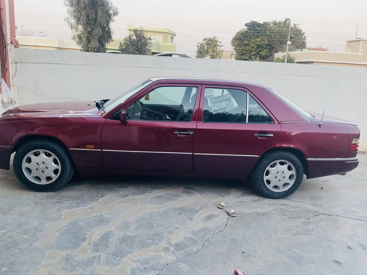 مارسدس دب موديل 1990
رقم سليمانيه شرط التحويل
كير اكسل خفيف مكينه 3000 vvt.i  بشرط تراي 180 تمشي بيها سياره نظيفه حيل بدون خياس ومعجون
قواعد دبل سليمات
صبغ جماليه فقط فقط بدون قطرة معجون
 وصور قبل الصبغ موجوده عندي..
تبريد تدفئه شغال
تخم تايرات صار شهر شادهن 
كهربائيات كلها شغاله باتري جديد 
صدر امامي خلفي جديد كامل
مكانها ديالى كولجو قريب ع جلولاء

***********

السعر 65
