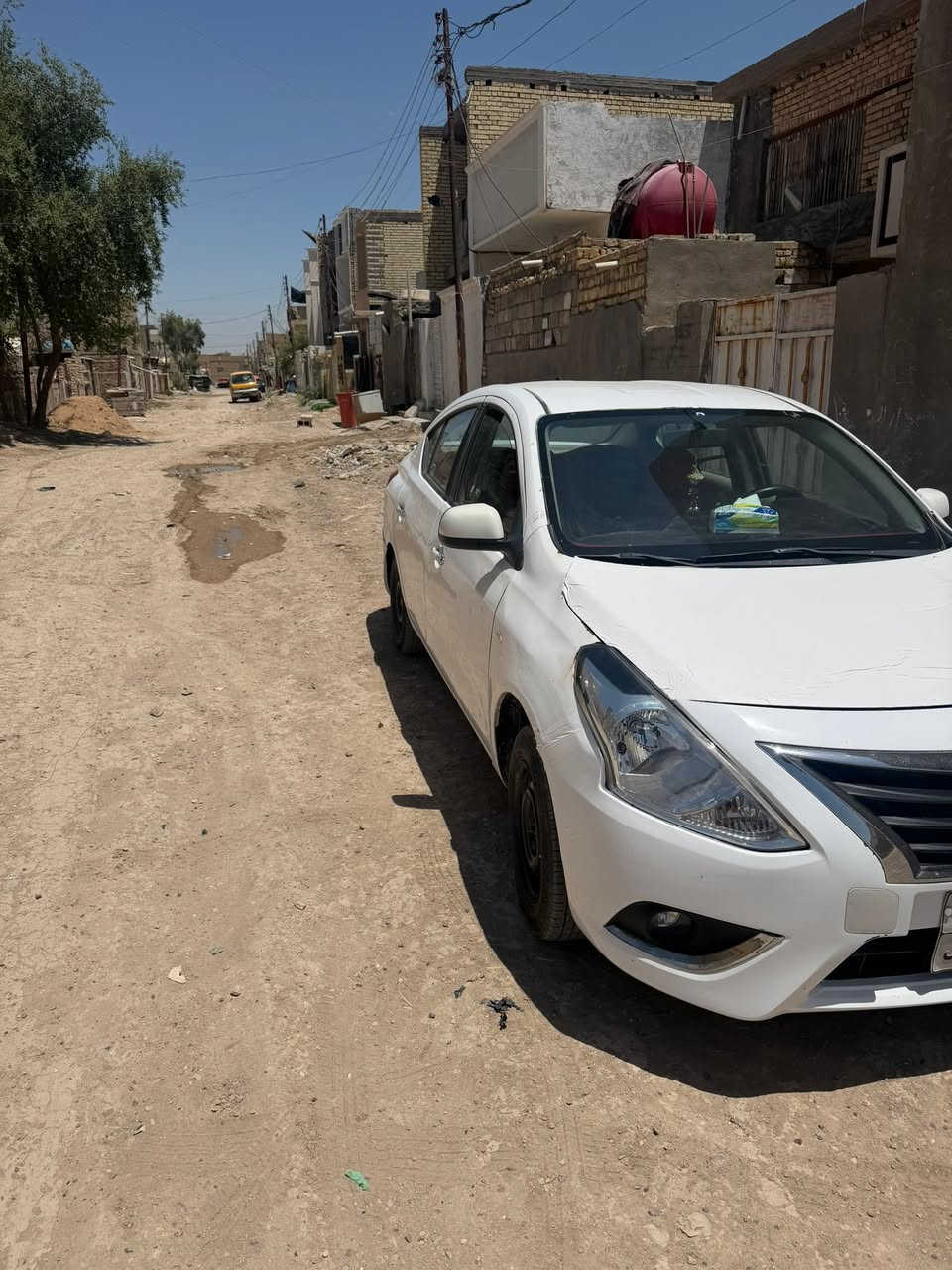 السلام عليكم نيسان سني لموديل 20للبيع السياره جاهزه من كلشي  بيهه صبغ بلقماره عنواني بغداد الغزاليه غير متواجد على النت مكلف بلنشر السعر 80وهاذا رقمي ***********
