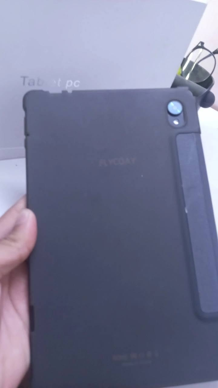 📱 FLYCOAY Tablet
✅ شاشة كبيرة 10 إنج تقريبًا 💯
✅ نظام Android 💯
✅ يدعم Wi-Fi 💯 
✅ كاميرا أمامية وخلفية 💯
✅ بطارية جيدة 💯
✅ مع الكفر الأصلي 💯
✅ مع الكارتون والكتيب الأصلي 💯
✅ شاشة نظيفة 💯
✅ جاهز للاستخدام مباشرة 💯

الشاشة والمعالج: شاشة بحجم 10.4 بوصة بدقة 2000 × 1200 بكسل، ومعالج ثماني النواة (Octa-Core) بسرعة 2.0 جيجاهرتز.
البطارية والكاميرا: بطارية بسعة 8000 مللي أمبير، وكاميرا خلفية بدقة 13MP وأمامية بدقة 8MP.
++ يدعم شريحتين (سيم كارت)
السعر 110 للأستفسار على هذا الرقم (***********)
