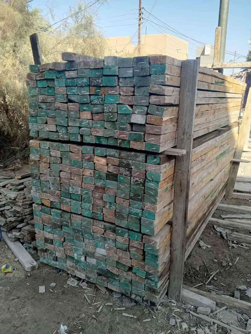 خشب وجكات للبيع متنوع الاطوال مكاني بالحلة ***********
