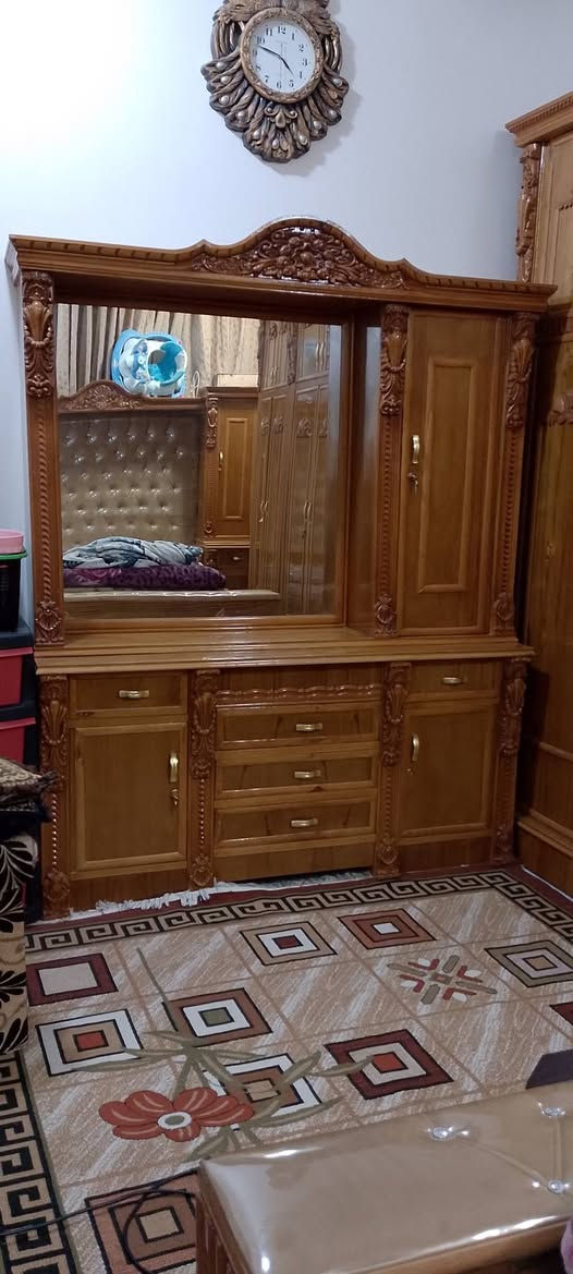 للبيع غرفة نوم صاج عراقي
غرفة نوم صاج عراقي للبيع نجارة درجة اولى نظيفة جداً اخت الجديدة ما بيها اي خدوش سبب البيع مكان ماكو سويتها بـ مليونين و نص اريدها مليون و 850 بيها مجال بسيط جداً رجاءً الي مو شراي لا يكسر برزق غيره للاستفسار 
الاتصال على الرقم التالي: *********** 
العنوان / بابل / الحلة / حي العسكري / حي الضباط 
/ خلف مدرسة ابن ادريس 
ملاحظة / الغرفة نظيفة جداً و استخدامها قليل و ايضاً سبب البيع المكان ضيق لو المكان يكفي جان ما بعتها لان حيل جديدة لكن ما عندي مكان حيل غرفتي صغيرة و مبينة بالصور
