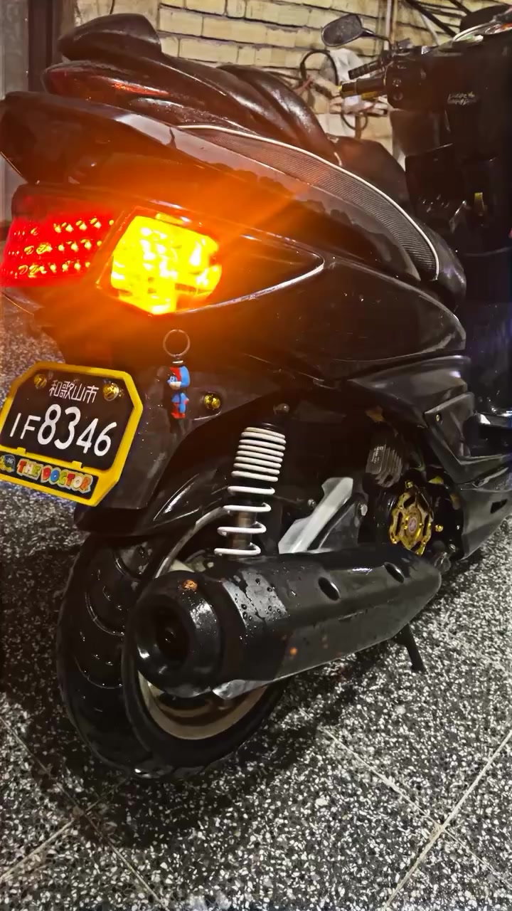 سلام عليكم من رخصت ادمن الكروب  دراجه  سكنس فحل طلاعات دراجه مكفوله كفاله عامه  كشن رياضي اشاير رياضي  سلف رياضي كلجات رياضي دراجه عليها تزويد. ذهبي خارجي فقط مكينه بلاد خرسه دراجه  سعرها 985 للبيع او مراوس حسب القناعه متواجد واتس***********
