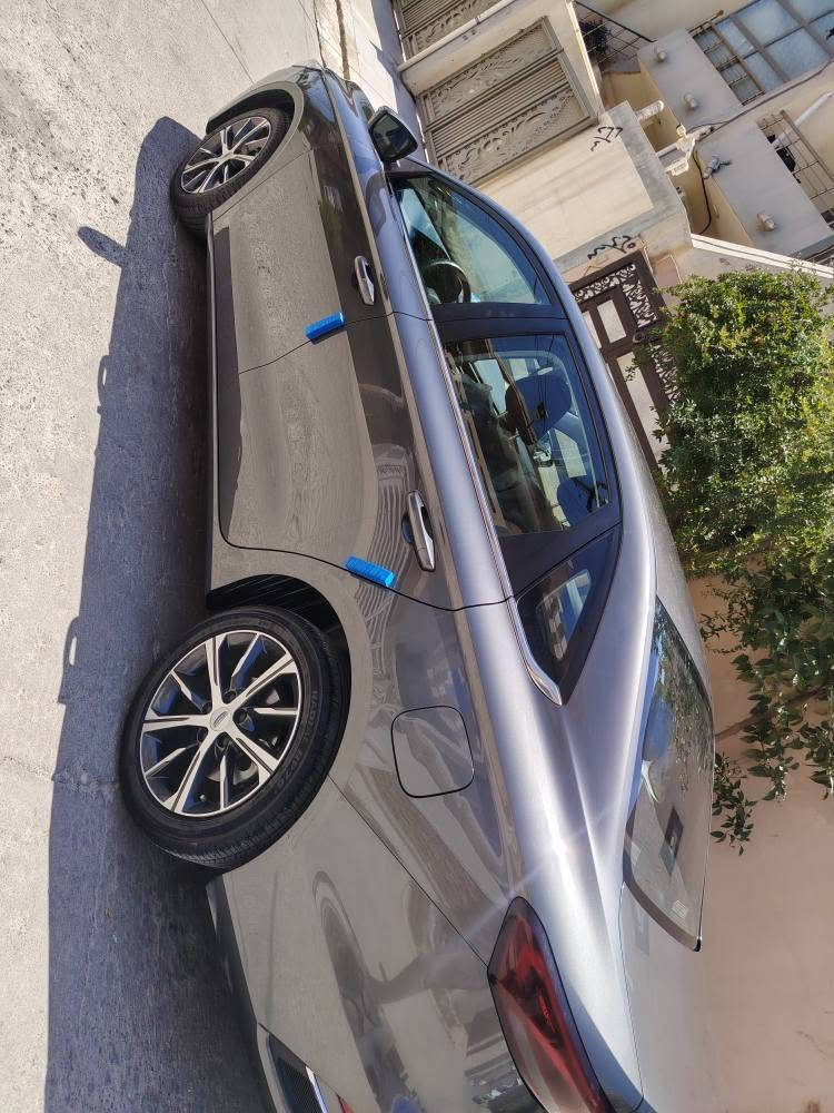 جيلي امكراند موديل  ٢٤ فول مواصفات كير محرك شرط طخه خفيفه بالبونيد  وتعديل بارد بالجاملغ السايق بدون دواخل فتحه سقف تحكم ستيرن مثبت سرعه كير 6 نمر كير عادي واتو اقتصاديه فول بالتفويله تمشيك 700 كيلو مكاني كركوك  *********** السعر 100 وبي مجال بسيط كركوك, العراق
