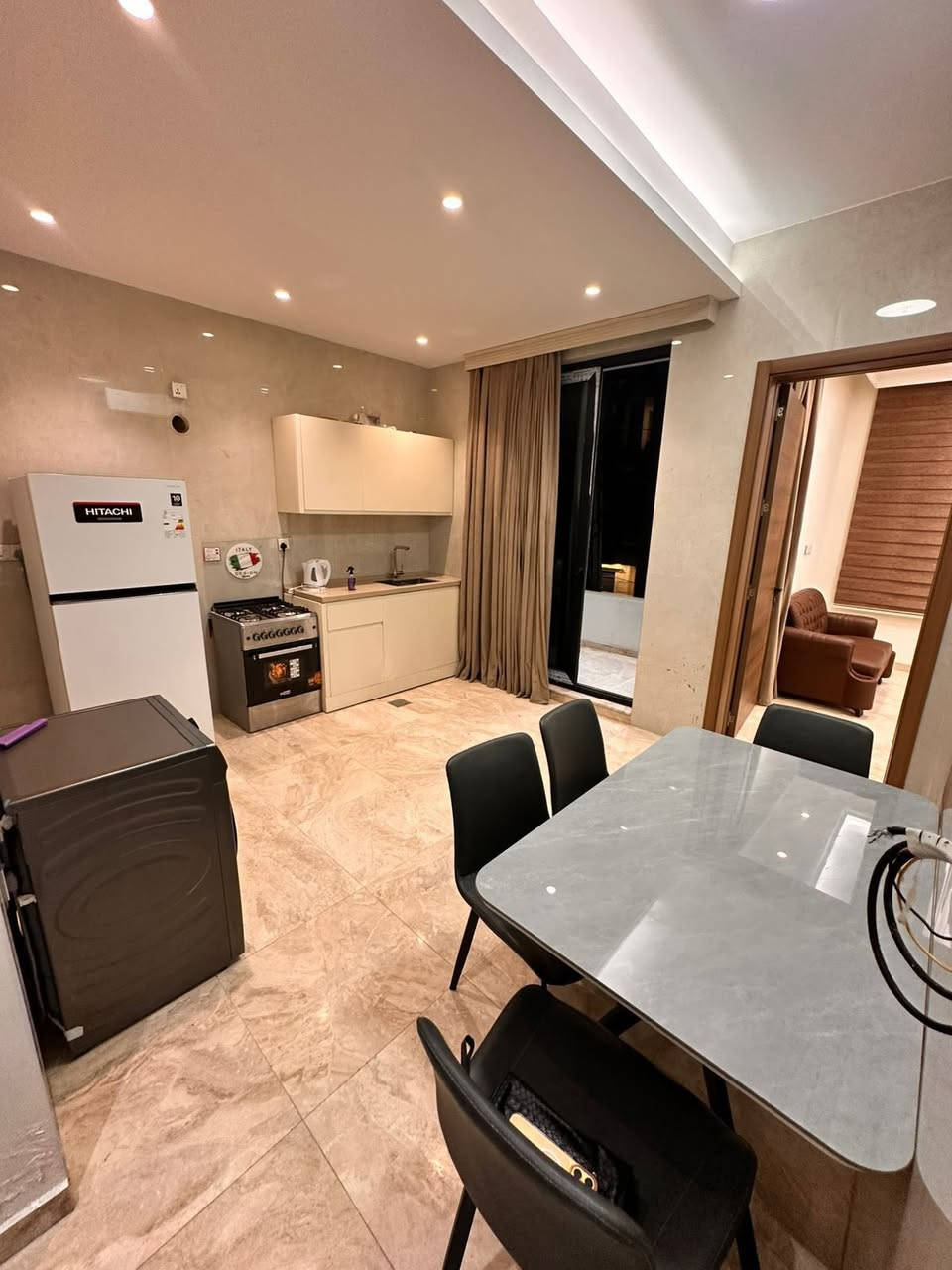🏡 شقة مؤثثة للإيجار
📍 المنصور / المتنبي
✦ غرفتا نوم
✦ طابق أول

📞 ***********
