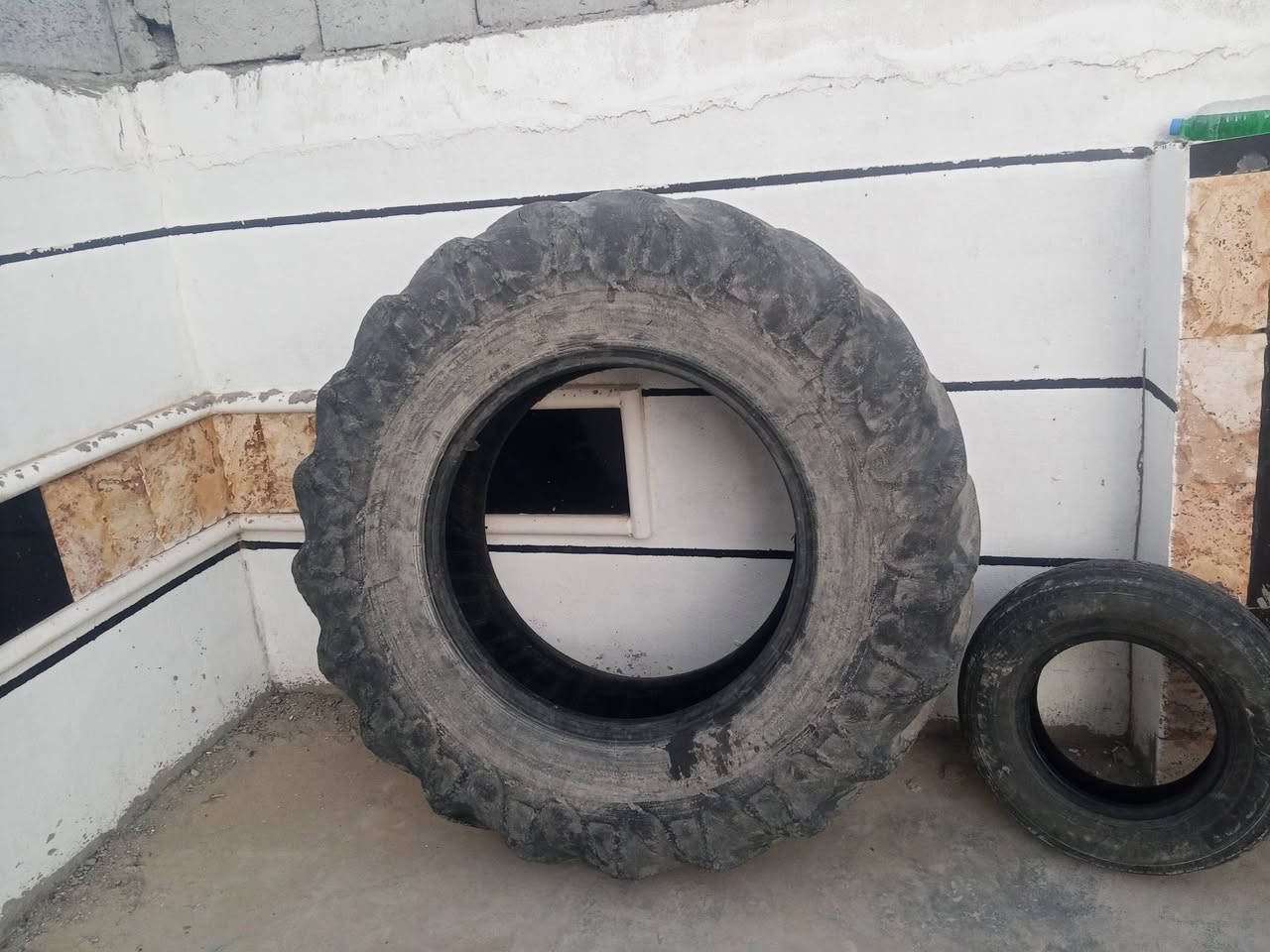 سلام عليكم  تأيرات للبيع مال فوركسن  ل 30/16بيه فطور ول18/30 مابيه شيء سليم مكاني بابل جبله ***********
