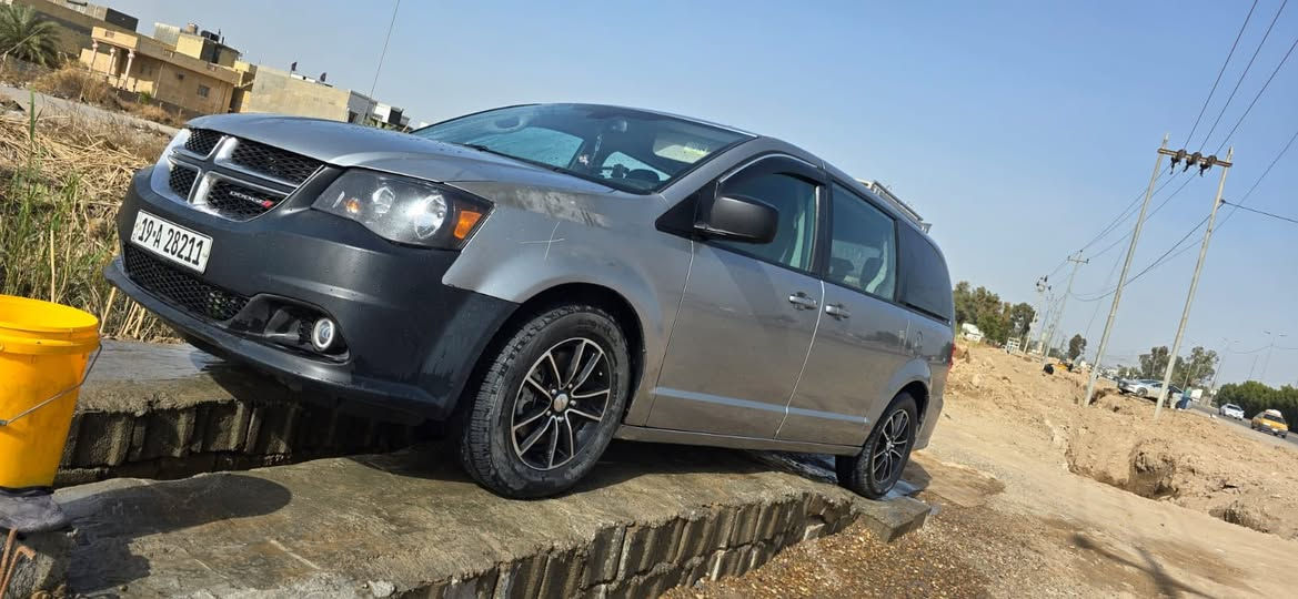 السلام عليكم دوج كرفان للبيع مديل2018 رقم كربلاء الجديد السيارة كفالة كير مكينة حدادية كهربيات كله جاهز سنوية لل29 بسمنة موصفات seصور الحادث موجودة بلمنشور + صار بيه حادث في العراق جاملغ جهت اليمنى تبديل غرفة جلد كاعية جلد كامرة خلفية اب165 وبيها مجال مكان السيارة نجف الاشرف حي الميلاد *********** ابو كرم
