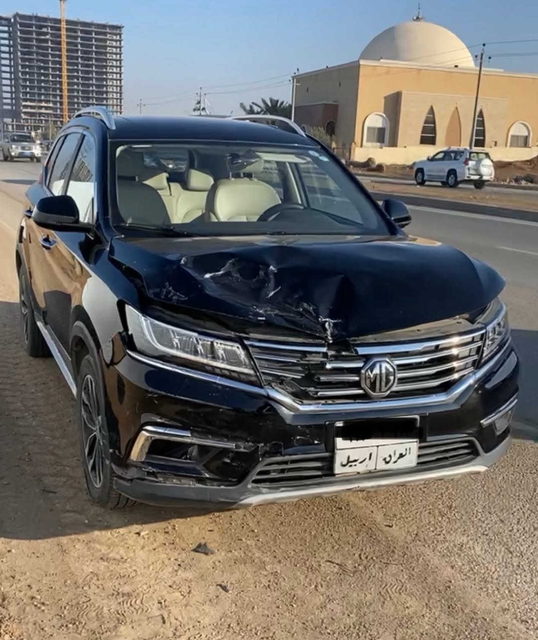 سلام عليكم سياره MG RX5 موديل ٢٠٢١ luxury 
-المحرك 1.5 turbo 
-السياره من الشركه و الايرباكات كلهه سليمه 
-بيهه ٣ قطع و غيرناهم من الشركه 
-٤ اطارات جديده 
-الكشنات جلد 
-الكير و المحرك ممتازين 
- اللون اسود 
-رقم اربيل 
-للاستفسار ***********
