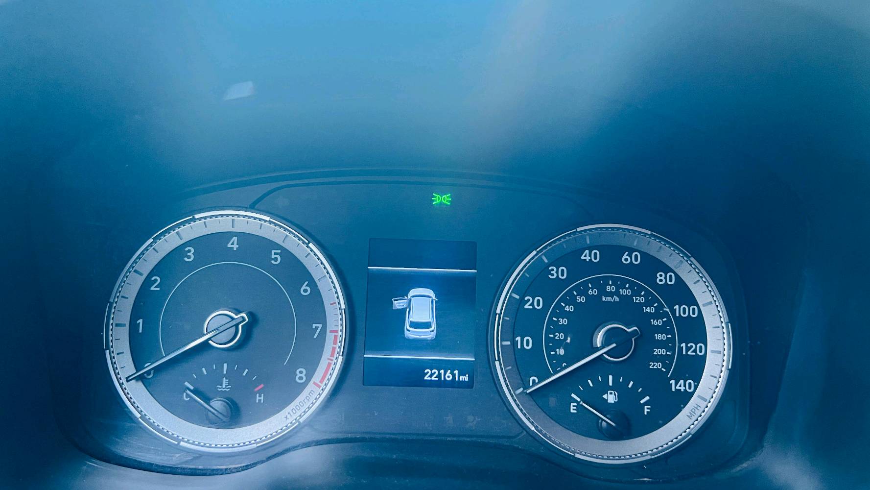 السلام عليكم
🚘 Hyundai Venue 2022 – رقم بغداد باسمي
 مواصفات السيارة :
بصمة أبواب وبصمة تشغيل
تشغيل عن بُعد
مقاعد جلد مطعّم مخمل
رادارات أمامية وجانبية
كاميرا خلفية + شاشة
مقاعد تدفئة وتبريد
الممشى: 22,300 كم
كير محرك تبريد مكينه كفاله عامه 
تخم تاير 
دوخل نظيفه سياره حلو معنا الكمله بل عافيه.
الحالة: حادث سطحي فقط، تم تبديل وصبغ البنيـد، بدون أي ضرر داخلي. الشاصي مكفول، والمحرك 1600 دبل نوزل بحالة ممتازة، ولم يتم تبديل أي جزء أساسي.

💰 السعر: 125 ورقه 
📞 رقم الهاتف: ***********
📍 مكان السيارة: السيدية