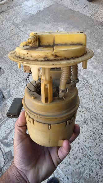 السلام عليكم. غراض بيجو 307 للبيع 
١.قاعدة فيتبم كاملة شغالة
٢. تحكم جام شغال
٣. يدات تحكم اشارة وماسحات شغالة بس الشريط مالتها مكطوع 
٤. حسساسات هواء ثنين شغالات 

كل الغراض شرط الفحص 
***********
