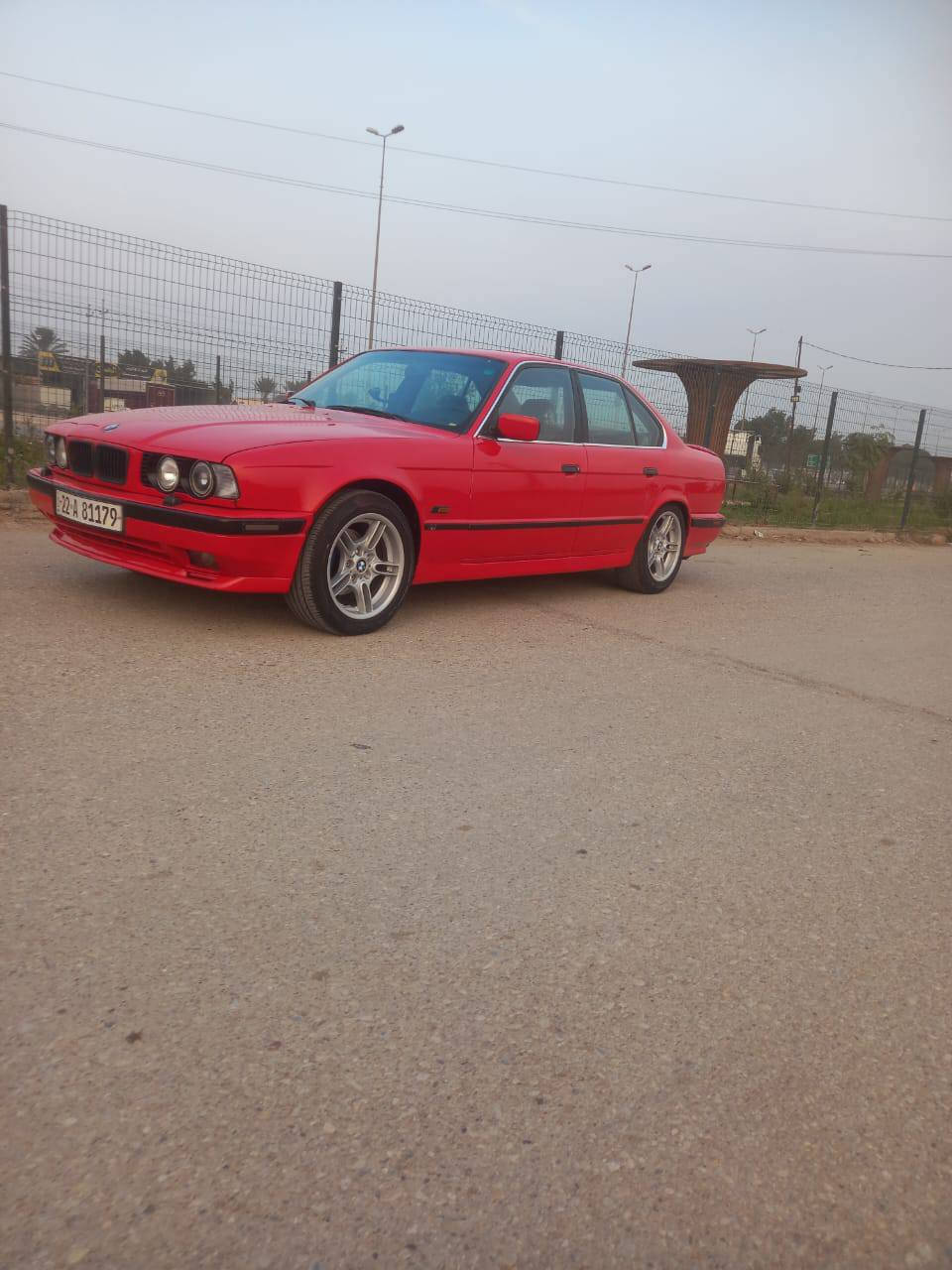 السلام وعليكم بي ام للبيع موديل 1992 سياره جديده رقم جديد تخم تاير جديد تبريد ثلج ماكينه وكير كفاله كير اوتوماتيك مسكر ماكينه زنون سياره كلش حلوه وجاهزه سعر 55 وبيها مجال مكان واسط العزيزية رقم الهاتف. ***********.
