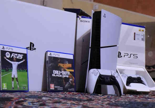 🎮 بلايستيشن 5 – PlayStation 5 (PS5)
🧩 المحتويات:
يد أصلية DualSense
يد إضافية
لعبتين:
إي إف سي 25 – EA FC 25
كول أوف ديوتي بلاك أوبس 6 – Call of Duty: Black Ops 6
الغراض كاملة والكارتونة موجودة
✨ استعمال أقل من شهر
📍 المكان: بغداد
📞 للتواصل: ***********
✉️ تواصل خاص
⚠️ البيع كامل فقط — الجهاز مع كل أغراضه والألعاب، ما أبيع مفرد.
