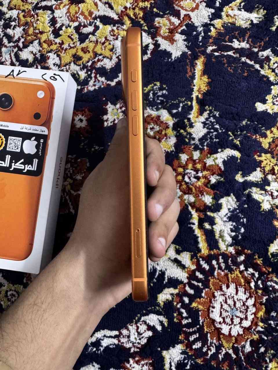 سلام عليكم ايفون 17 برو ماكس ذاكرة 256 شرق اوسط يستقبل شريحة الجهاز نضيف قبل اسبوع اشتريته من الوكيل المعتمد بطاريته 100 عدد الدورات 6 فقط السعر مليونين و بي مجال كلش بسيط مكاني بغداد الدورة للتواصل على هذا الرقم فقط ***********
