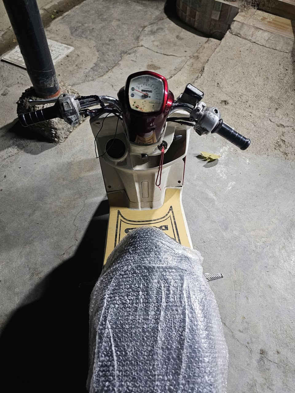 السلام عليكم دراجه ماكس بوليس موديل 2010 كامله كهربايات كله شغال سلف هندر مكينه خرسه اشاير كلوبات كله شغال ماكو اي نقص تايرات جديده مكينه ما مفتوحه برغي بيها السعر 475 المكان الخالص هبهب ***********
