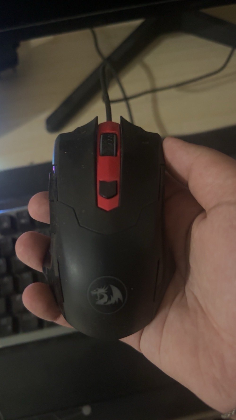 سلام عليكم حاسبه للبيع 



المواصفات 


Screen card:- 8g_NVIDIA RTX 4060


Therapist :- AMD Ryzen 5 5600X 6-Core Processor


Ram:- 16+16=32


 Memory:- Tira And half


Power Slay:660W


System Manufacturer: ASUS


Operating System: Windows 11 Pro

الي يجي ويه الحاسبه كرسي وميز وسماعات 2 سماعات راس وسماعات خارجيه 
و ماوس من شركه Reddragon تقديم الأحمر التنين الماوس : حيث الدقة تجتمع نمط! ** هذه الأعجوبة المريحة تفتخر أزرار للتخصيص لتجربة مصممة ، في حين التمرير فائقة السلس والاستجابة بسرعة البرق رفع كل نقره .



 والكيبورد من شركه GALAX موصفاته لوحة مفاتيح الألعاب الجديدة كليًا من علامة GALAX مصممة للاعبين المحترفين، وتوفر تأثير إضاءة قوي، وتحكمًا كاملًا في الوسائط، وتصميمًا متينًا وعمليًا لأقصى تجربة كتابة وألعاب.


وماوس باد RGB 



شاشه من شركه سامسونك 



القطعه كله بعده جديده والحاسبه بنضافه 1000‎%‎ ما مستعمله فقط قليل 

سعر 1.900.000 وبيه مجال للشراي